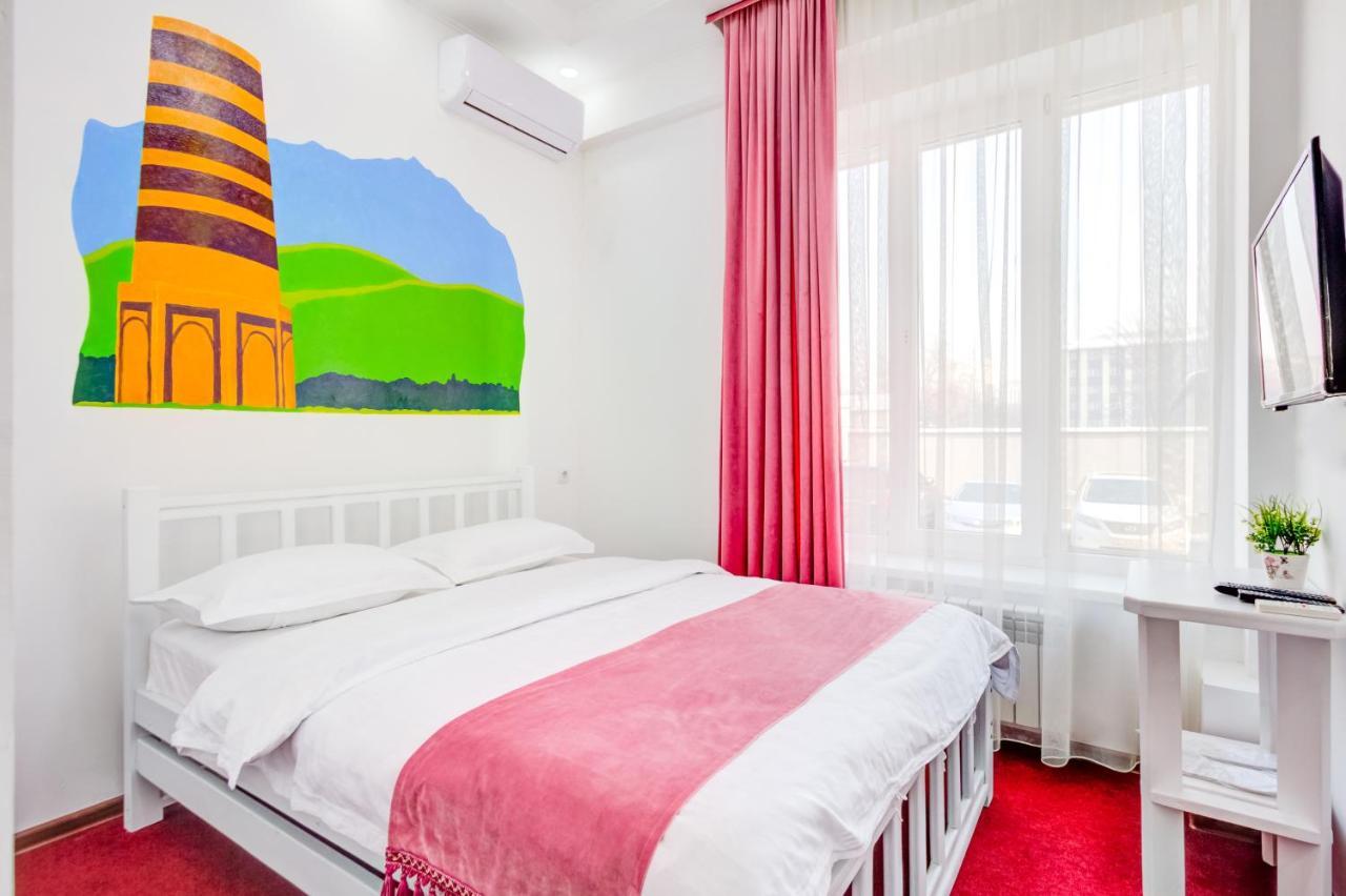 White Hotel & Hostel Bishkek Ngoại thất bức ảnh